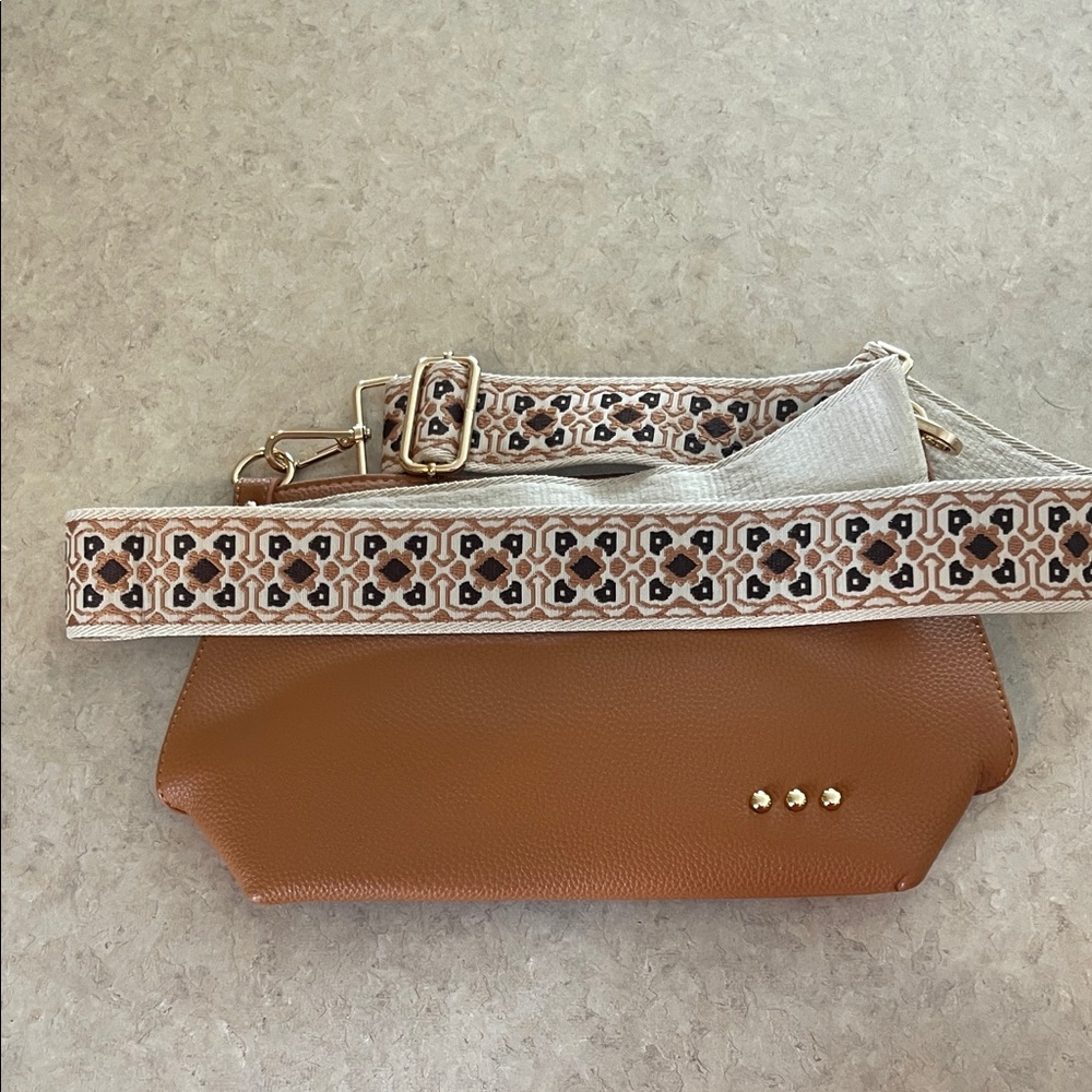 Brown Leather Crossbody Bag with Patterned Strap
